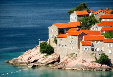 montenegro-1028751_640 Karadağ'da Ev Almak